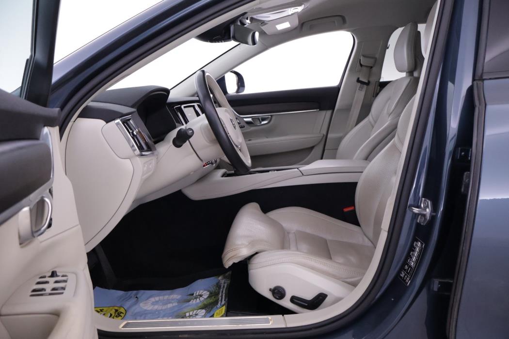 VOLVO V90 Cross Country 2018