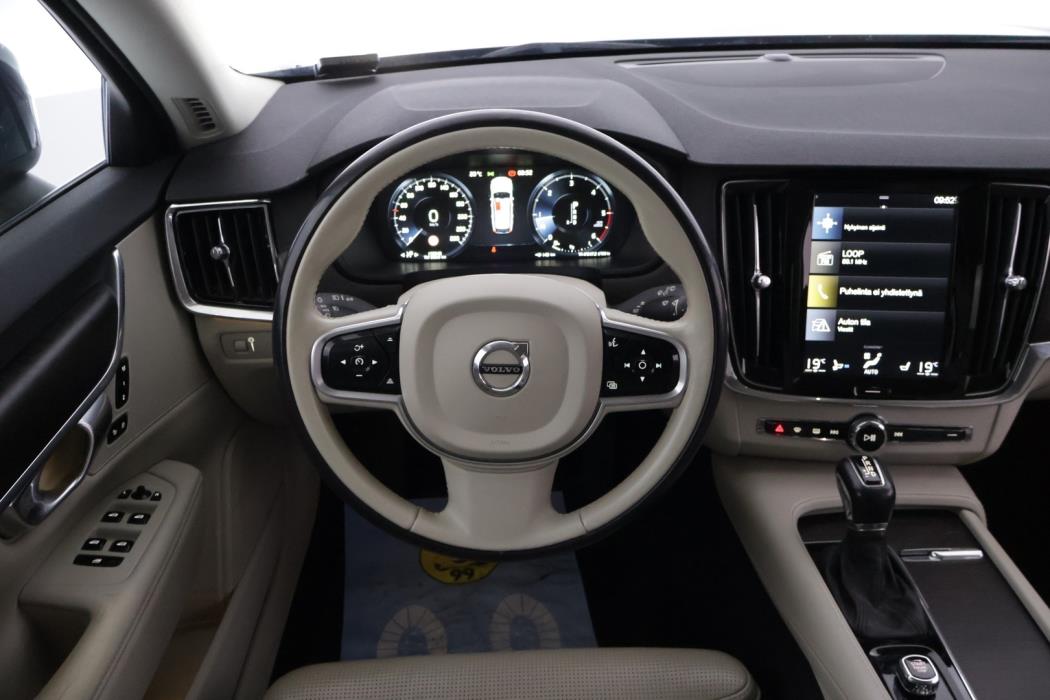 VOLVO V90 Cross Country 2018