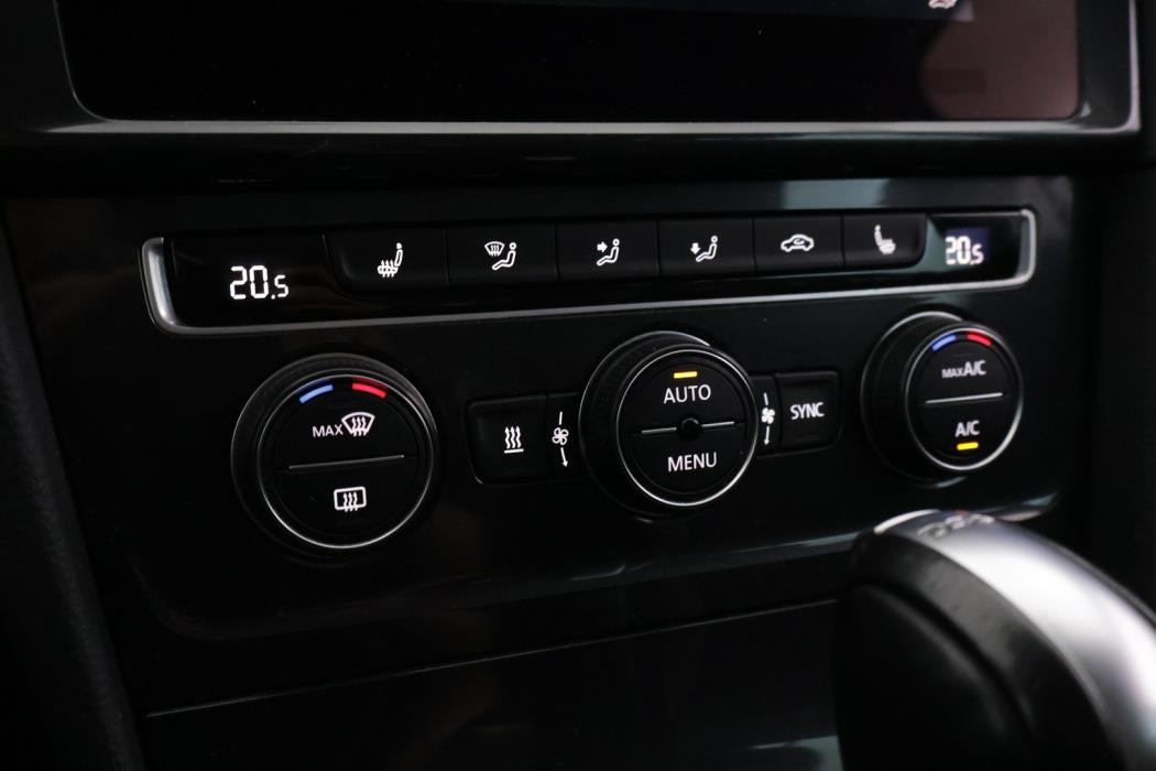 VOLKSWAGEN Golf 2018