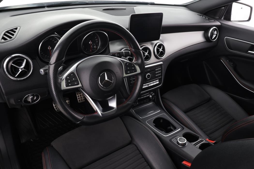 MERCEDES-BENZ CLA 2017