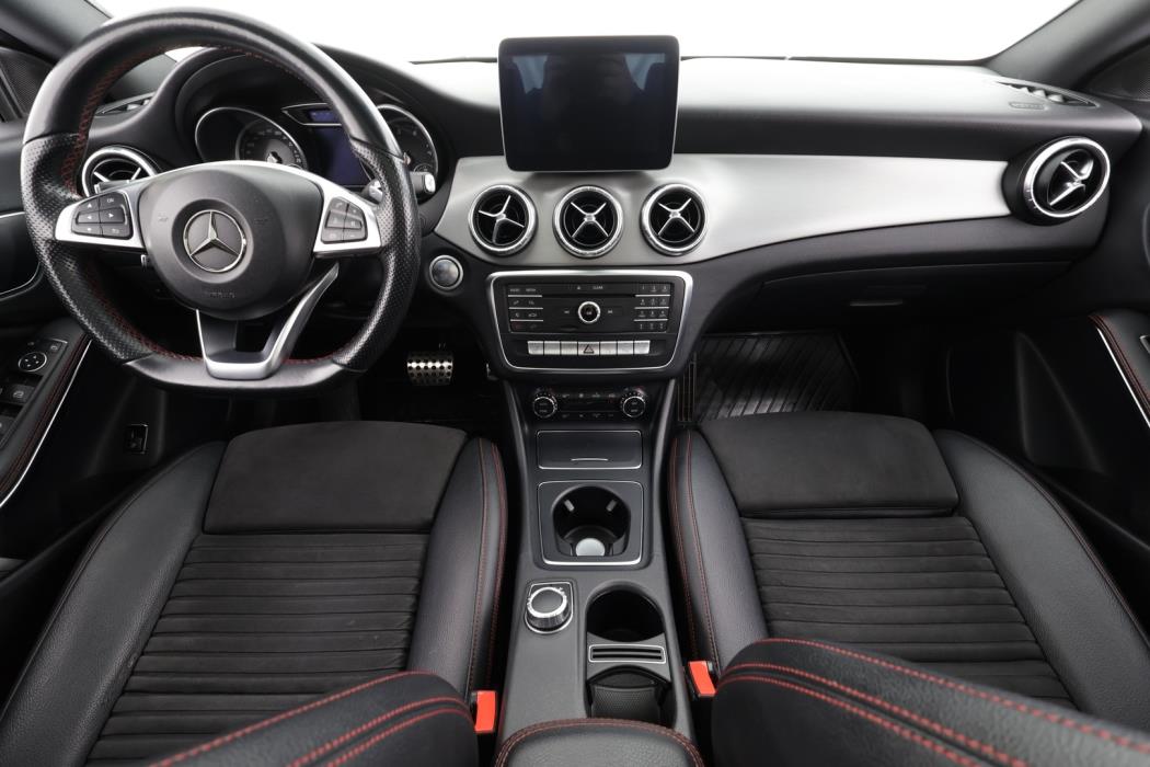 MERCEDES-BENZ CLA 2017