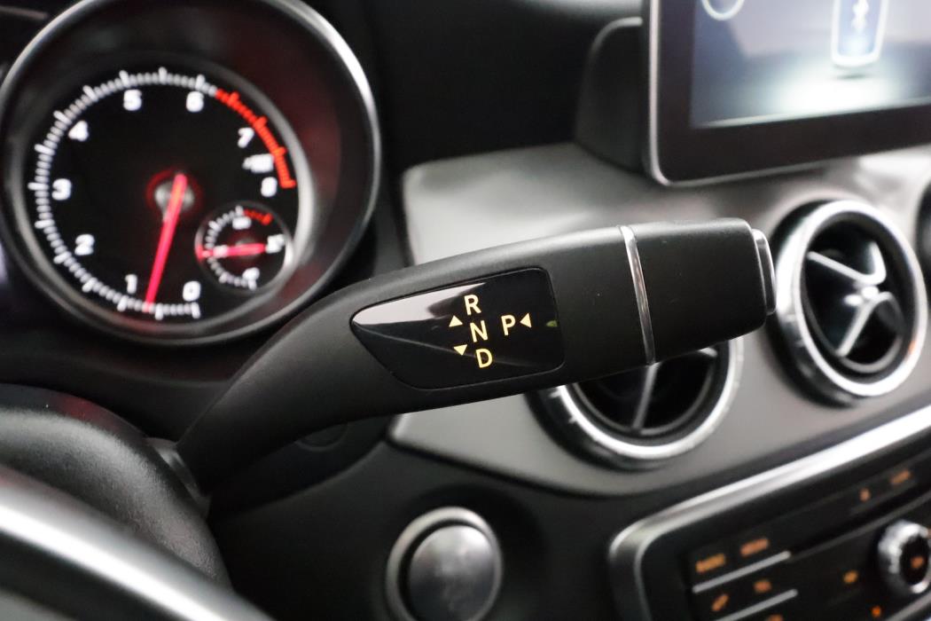 MERCEDES-BENZ CLA 2017