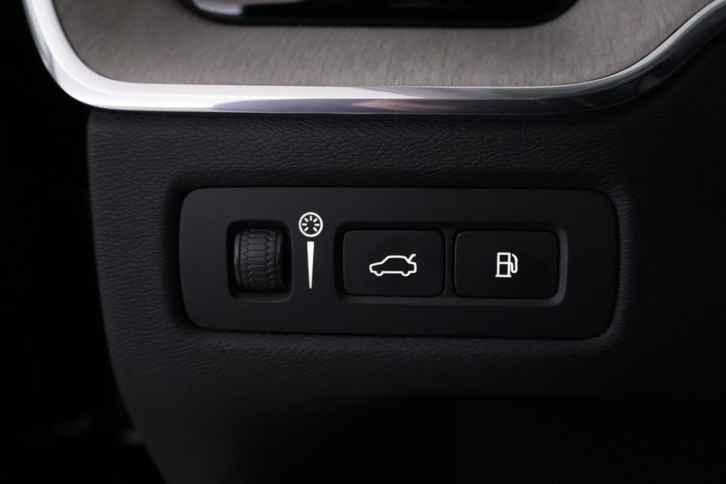 VOLVO XC60 2022
