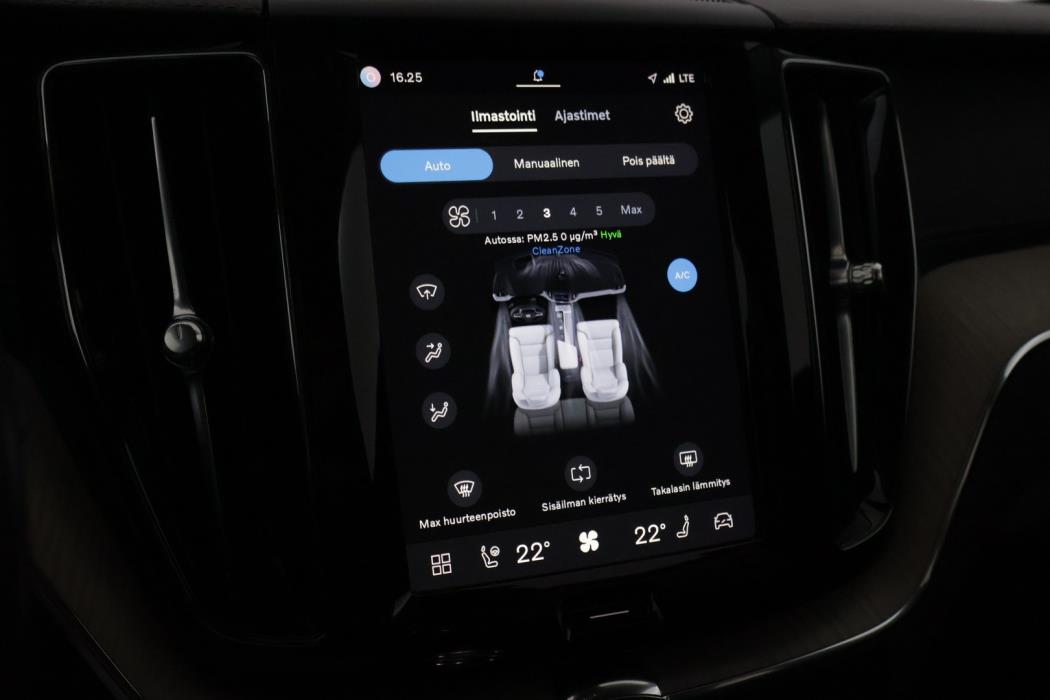 VOLVO XC60 2022