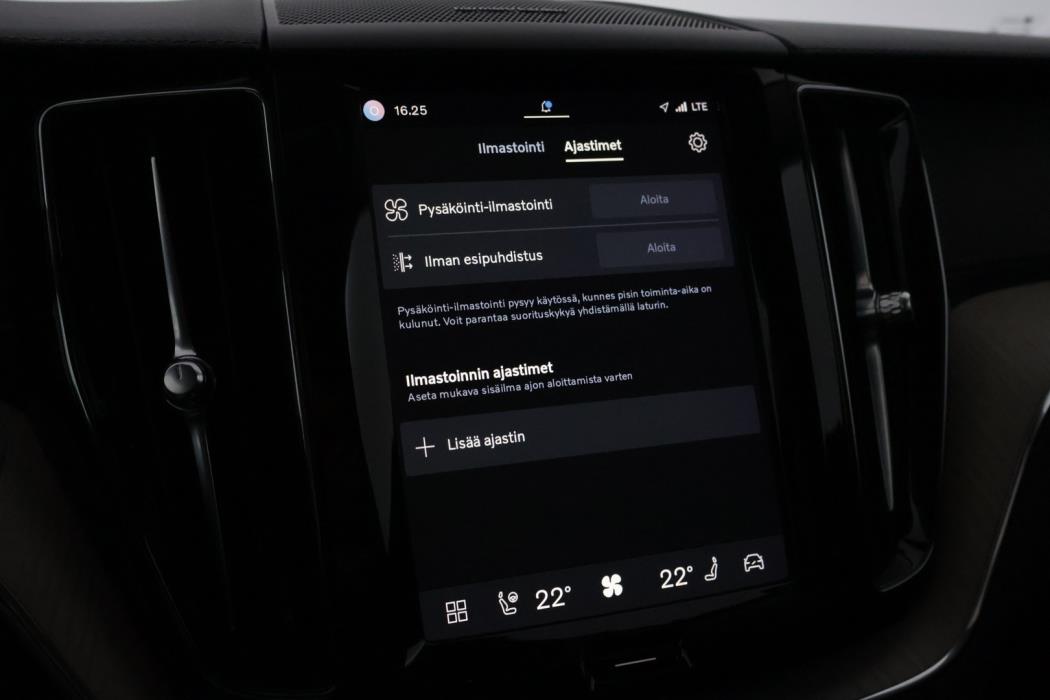 VOLVO XC60 2022