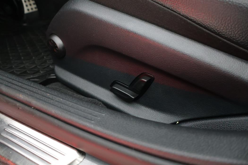 MERCEDES-BENZ C 2020