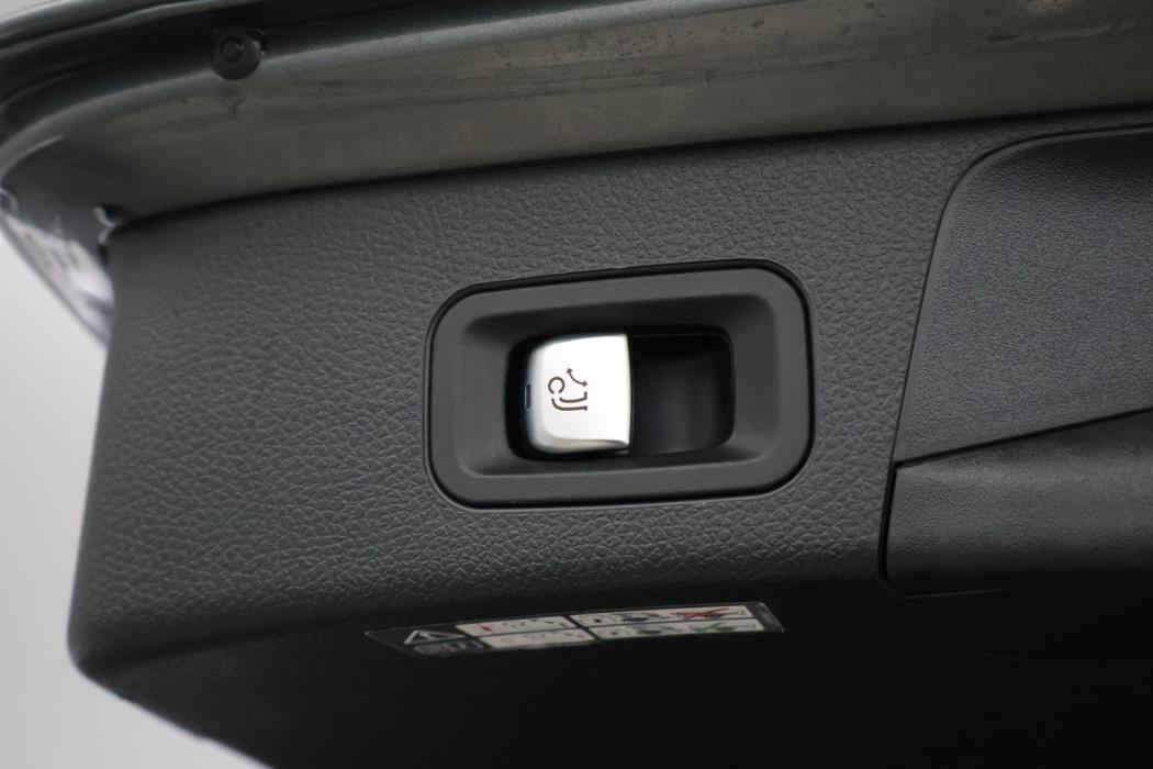 MERCEDES-BENZ C 2020