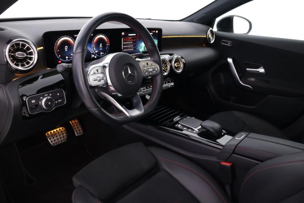 MERCEDES-BENZ A 2023