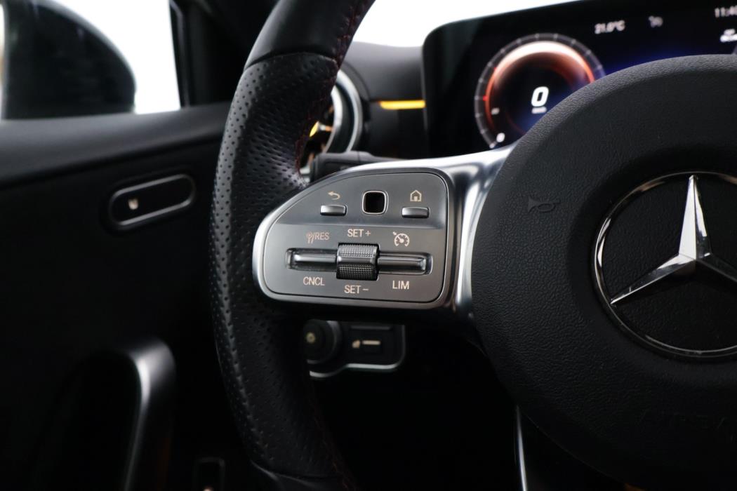 MERCEDES-BENZ A 2023