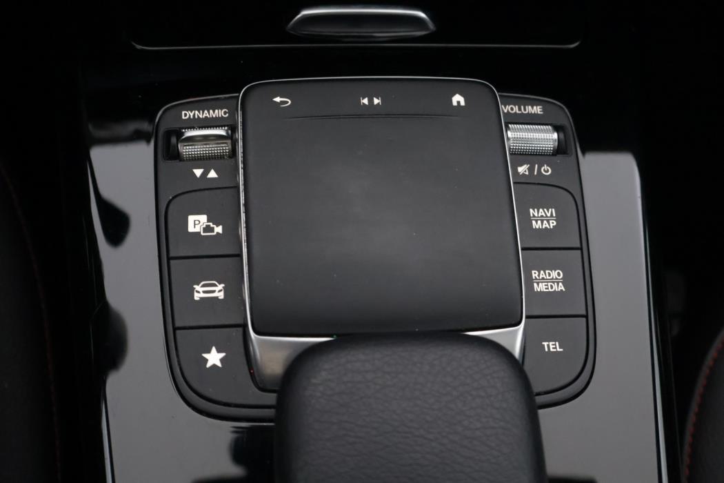 MERCEDES-BENZ A 2023