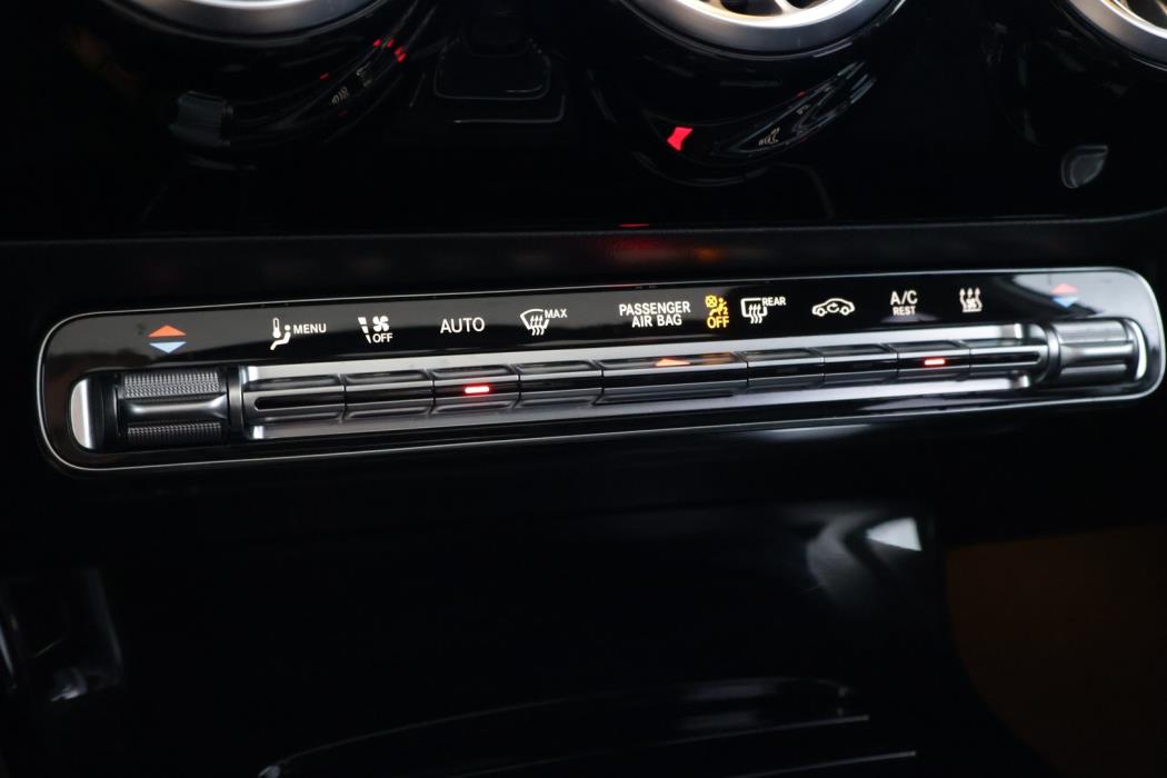 MERCEDES-BENZ A 2023