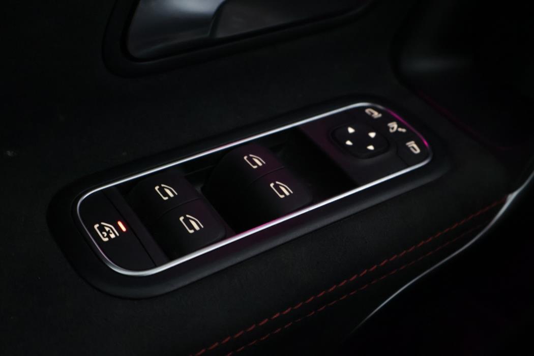 MERCEDES-BENZ A 2023