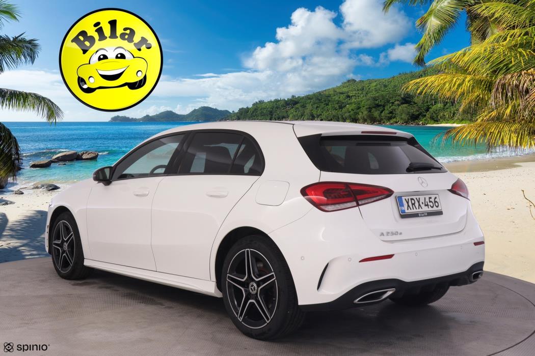 MERCEDES-BENZ A 2023