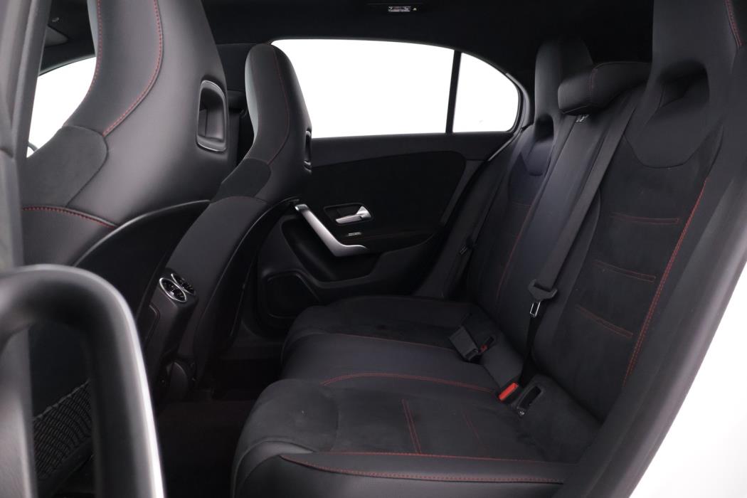 MERCEDES-BENZ A 2023