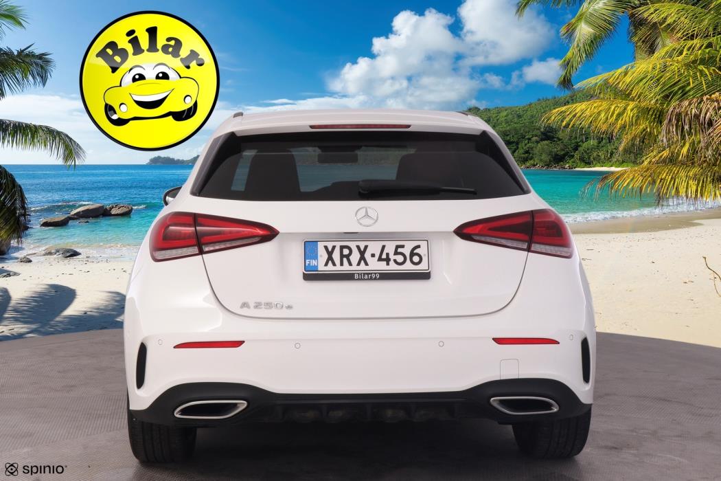 MERCEDES-BENZ A 2023