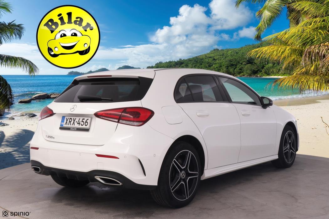MERCEDES-BENZ A 2023