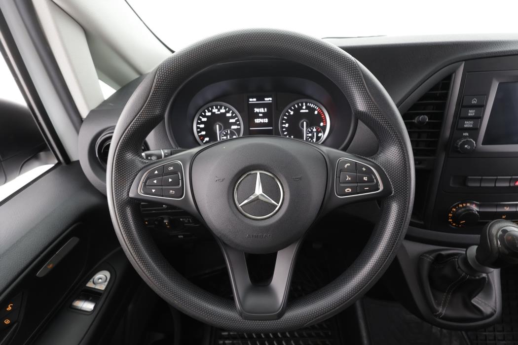 MERCEDES-BENZ Vito 2022