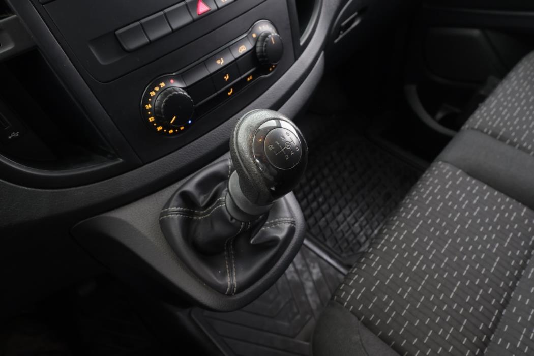 MERCEDES-BENZ Vito 2022