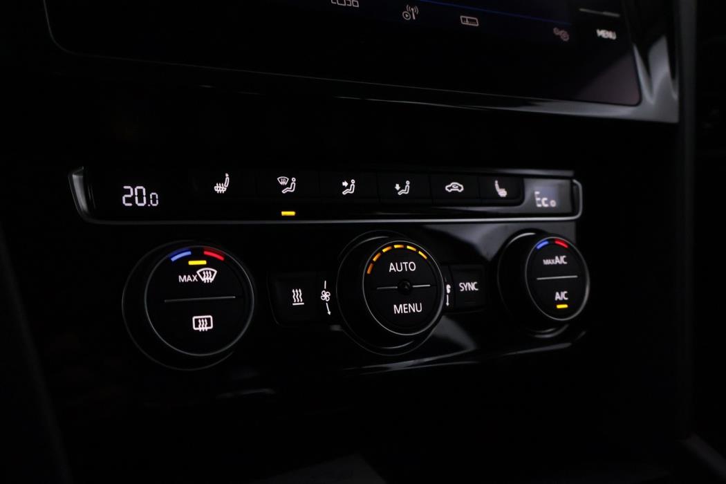 VOLKSWAGEN PASSAT 2020