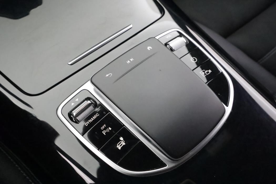 MERCEDES-BENZ EQC 2021