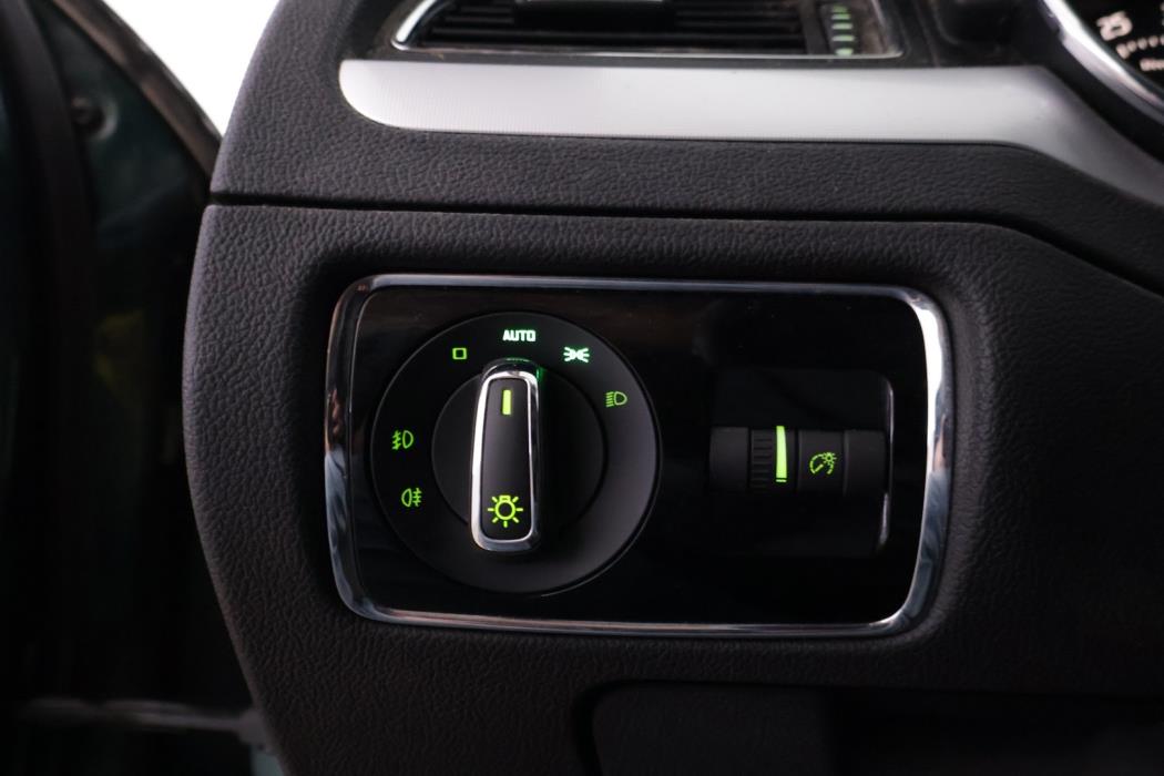SKODA Superb 2011
