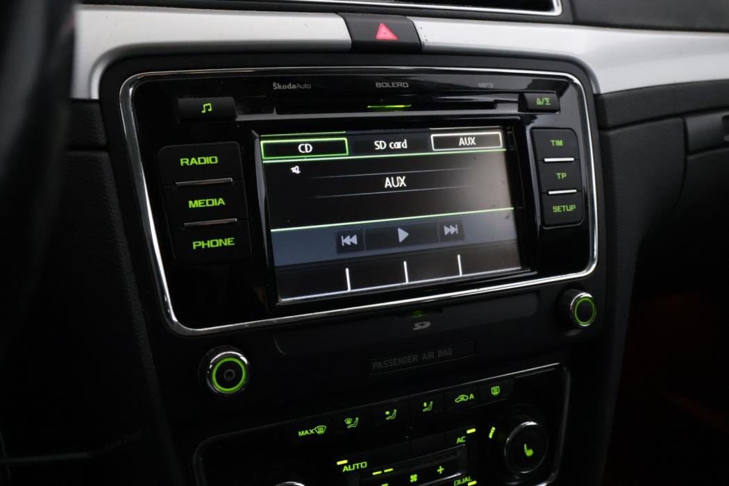 SKODA Superb 2011