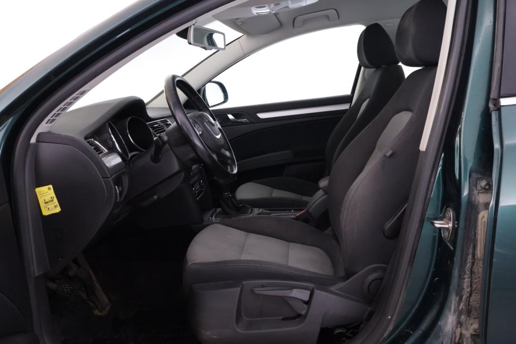 SKODA Superb 2011