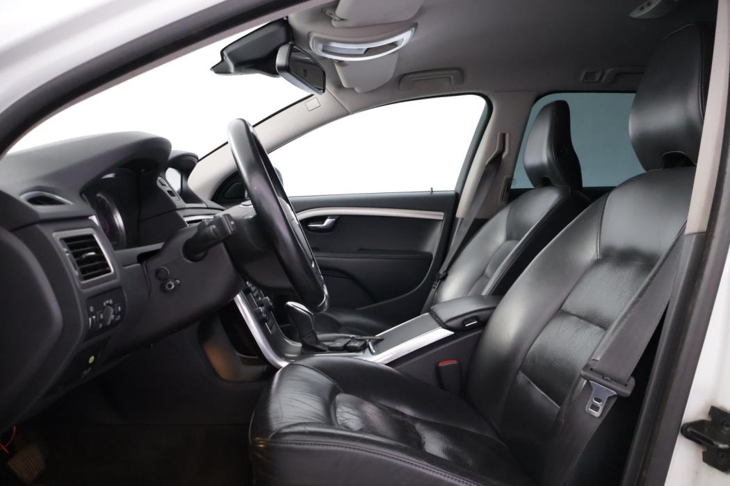 VOLVO V70 2012