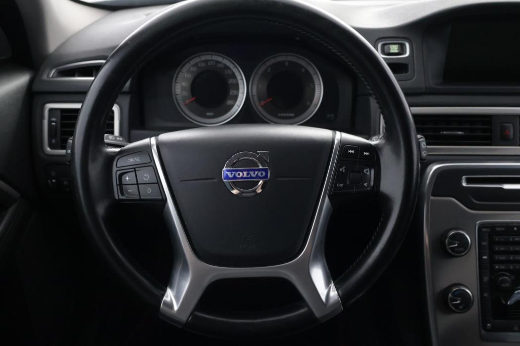 VOLVO V70 2012