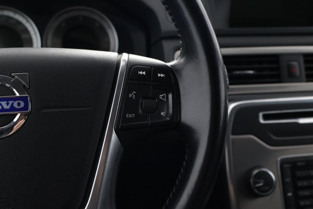 VOLVO V70 2012