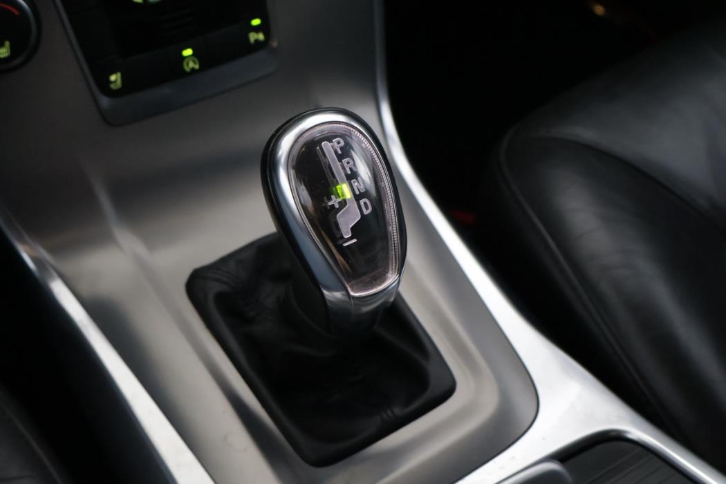 VOLVO V70 2012