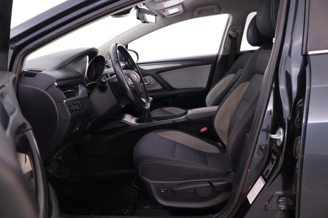 TOYOTA Avensis 2016