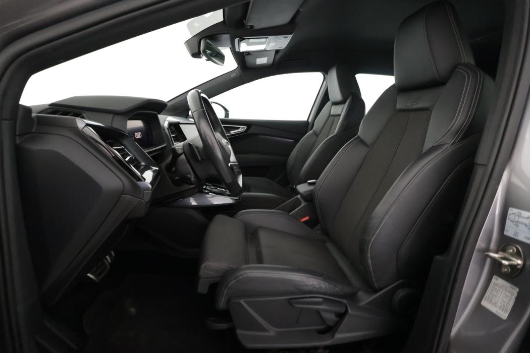 AUDI Q4 e-tron 2022