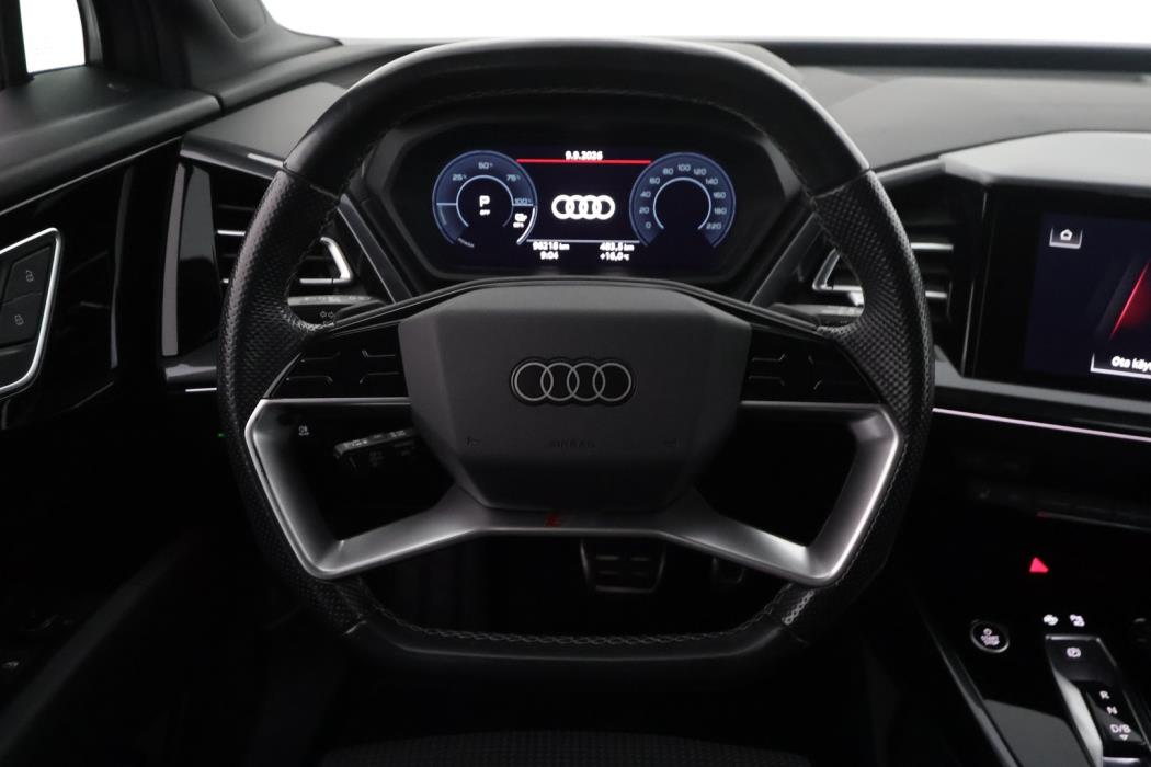 AUDI Q4 e-tron 2022