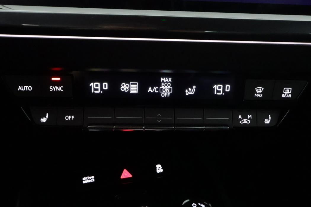 AUDI Q4 e-tron 2022