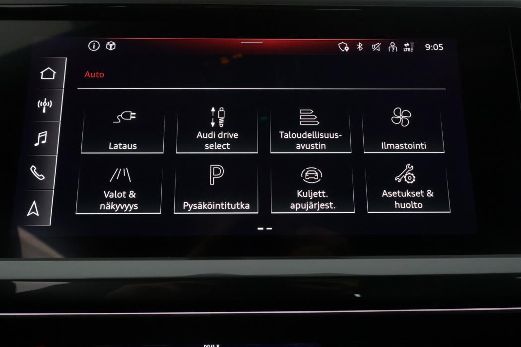 AUDI Q4 e-tron 2022