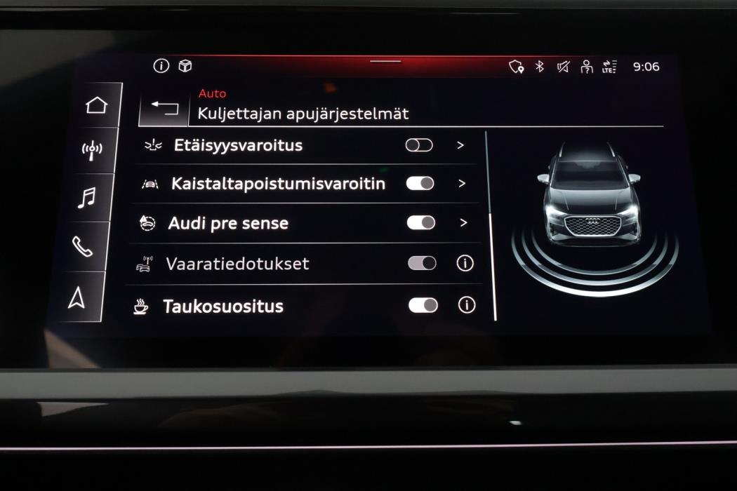 AUDI Q4 e-tron 2022