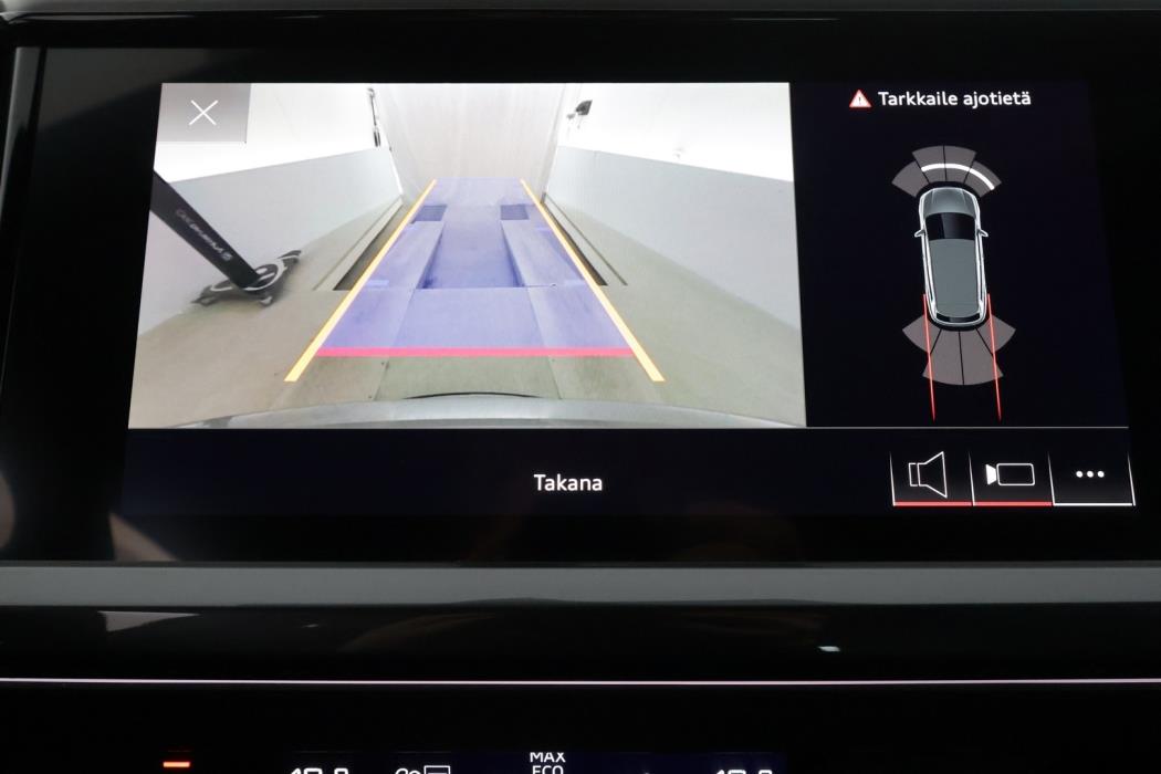 AUDI Q4 e-tron 2022