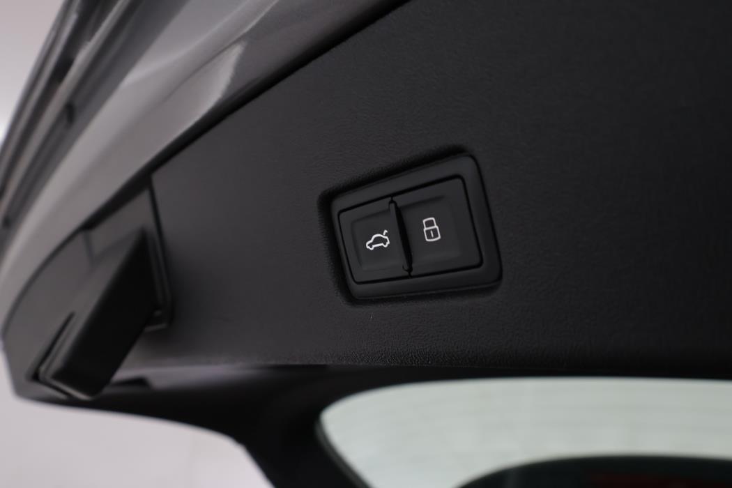 AUDI Q4 e-tron 2022