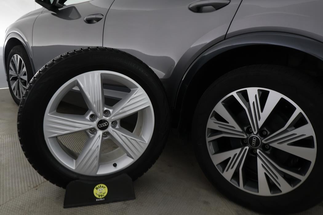 AUDI Q4 e-tron 2022