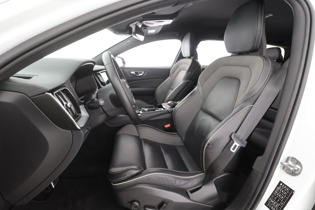 VOLVO V60 2022