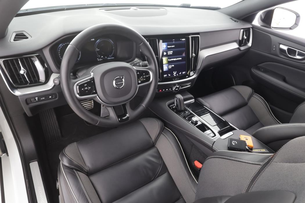 VOLVO V60 2022