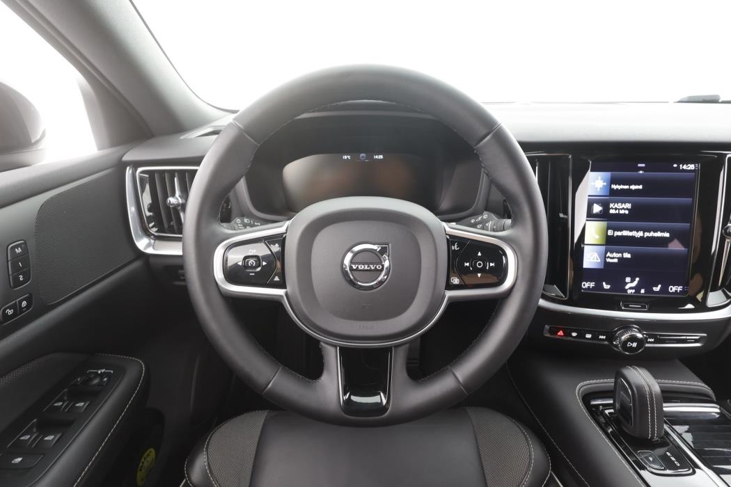 VOLVO V60 2022