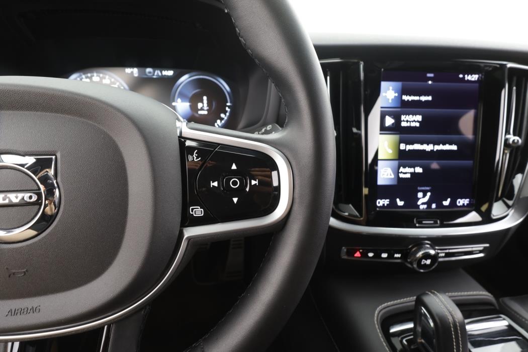 VOLVO V60 2022