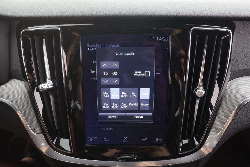 VOLVO V60 2022
