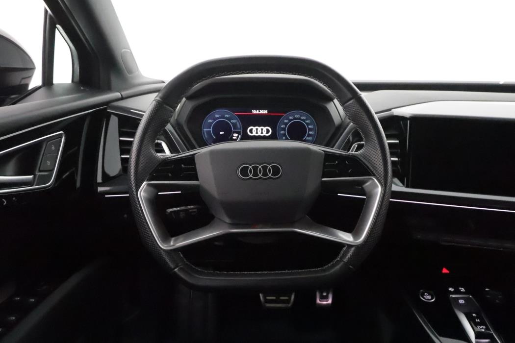 AUDI Q4 e-tron 2022