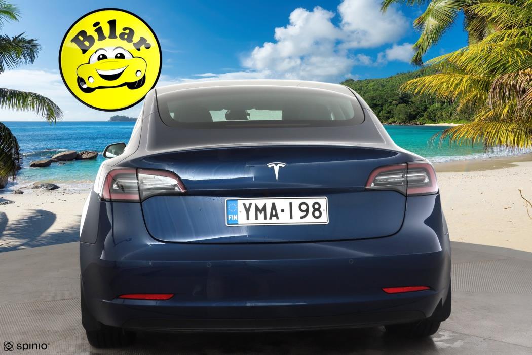 TESLA Model 3 2022