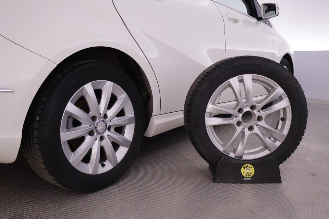 MERCEDES-BENZ B 2013