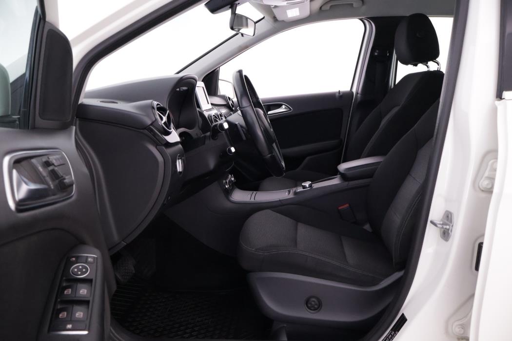 MERCEDES-BENZ B 2013