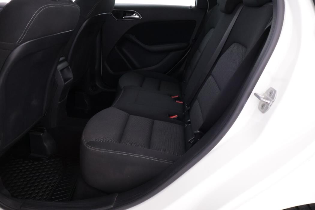 MERCEDES-BENZ B 2013
